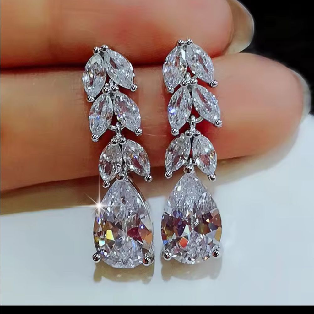 925 Sterling Silver Mossanite Leaf Dangle Fancy Earrings NEW